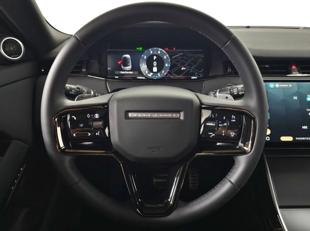 Certified Used 2024 White Land Rover Dynamic image 20