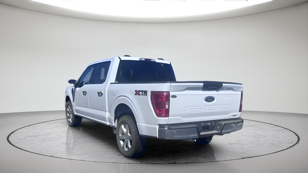 Used 2023 Oxford White Ford XLT image 9