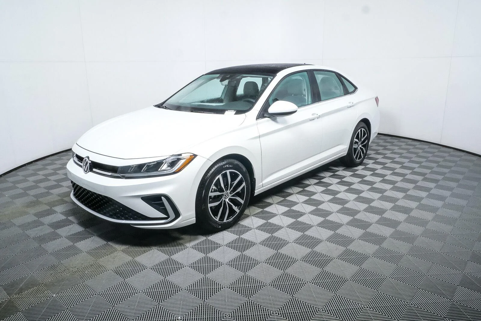 New 2027 Opal White Pearl Volkswagen SE image 29