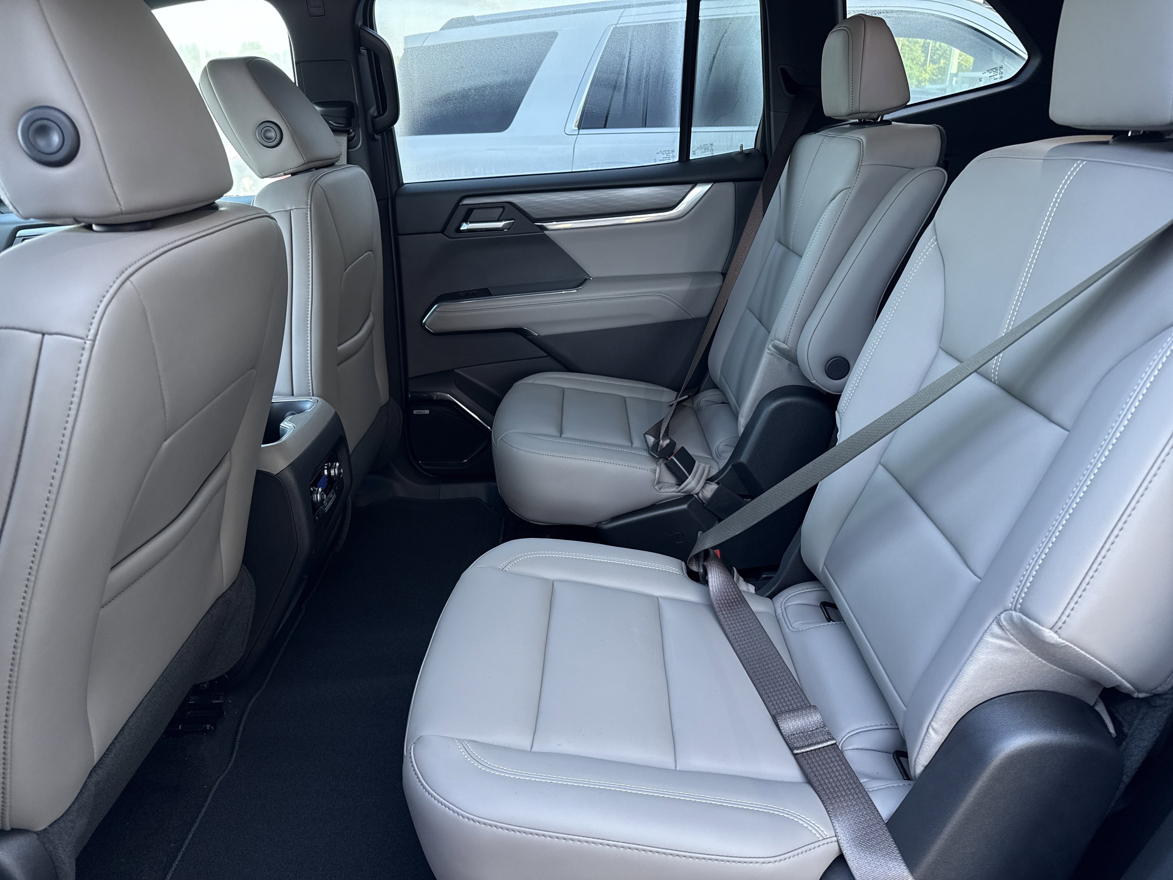 2026 GMC Acadia Elevation - Photo 5