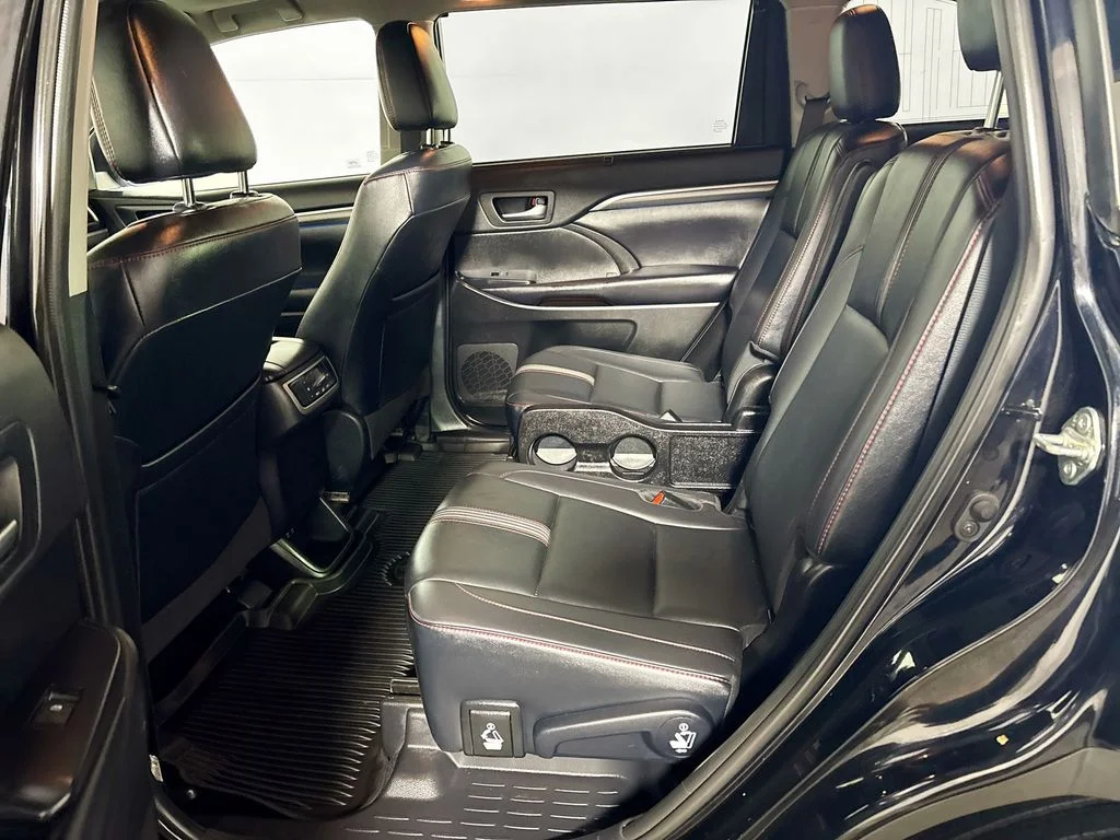 Used 2019 Black Toyota SE image 21