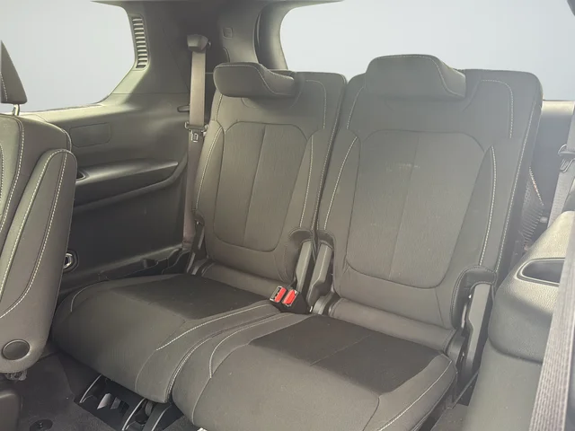 Used 2025 White Jeep Laredo image 29