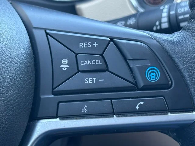 Used 2020 Green Nissan SL image 19