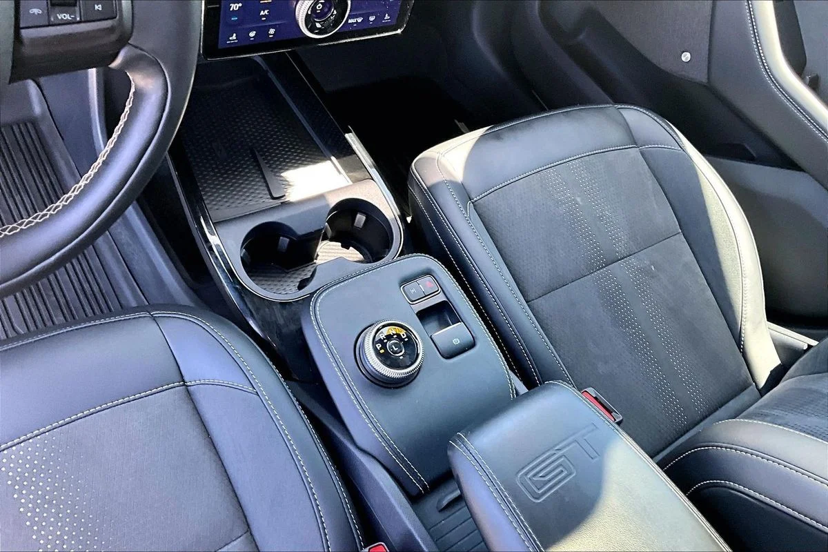 Used 2023  Ford GT image 18