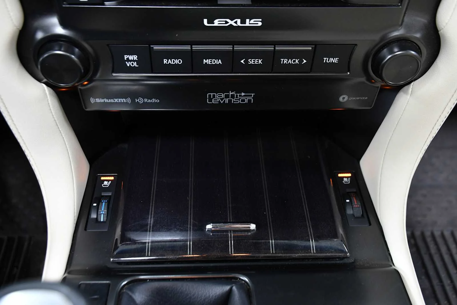 Used 2022 Starfire Pearl Lexus Luxury image 24