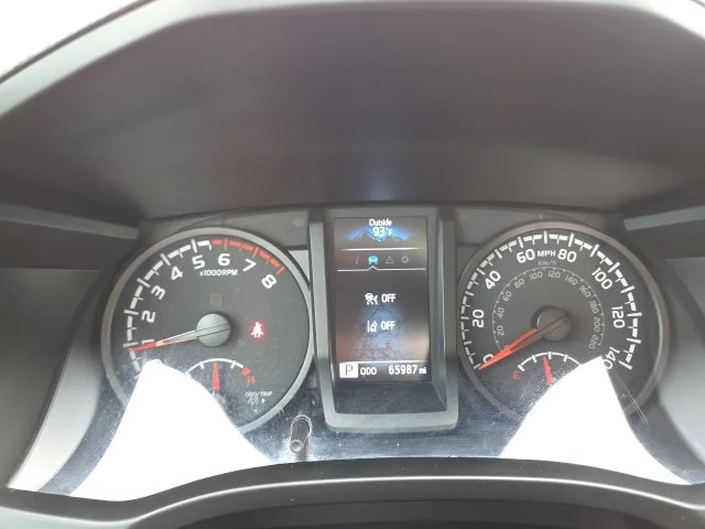 Used 2021 White Toyota SR image 33