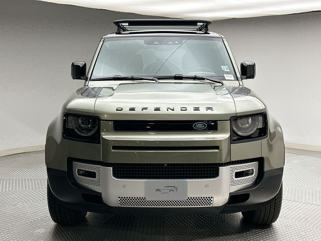 Used 2025 Pangea Green Metallic Land Rover S image 16