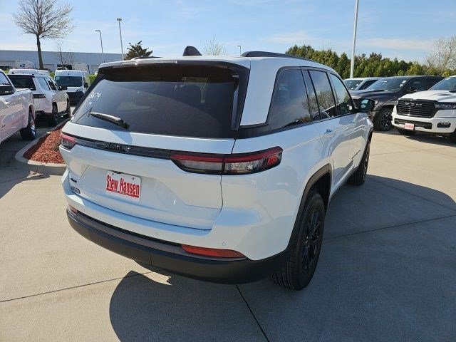 New 2026 Bright White Clearcoat Jeep Laredo Altitude image 5