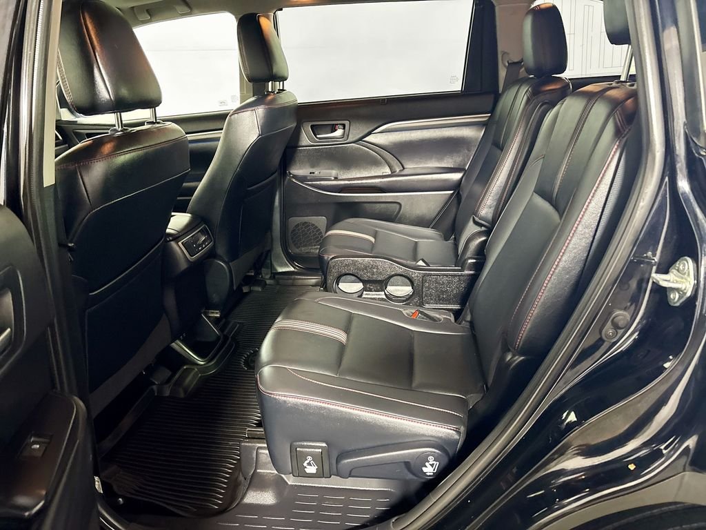 Used 2019 Black Toyota SE image 21