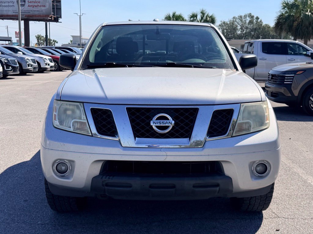Used 2015 Silver Nissan SV image 9