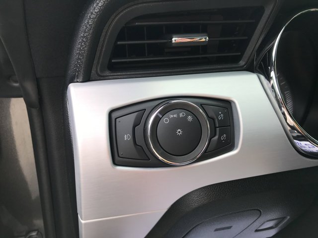 Used 2015 Magnetic Metallic Ford GT Premium image 14