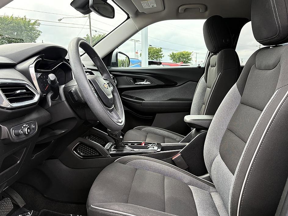 Used 2023 Sterling Gray Metallic Chevrolet LT image 9