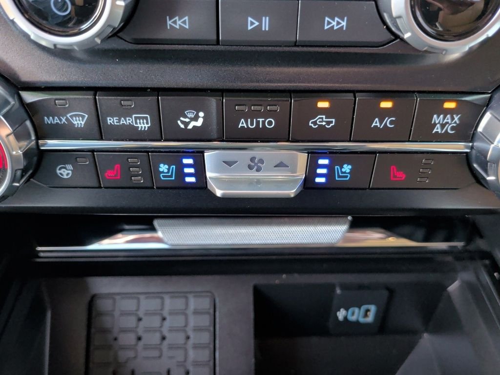 Used 2024 Bronze Metallic Ford Lariat image 31