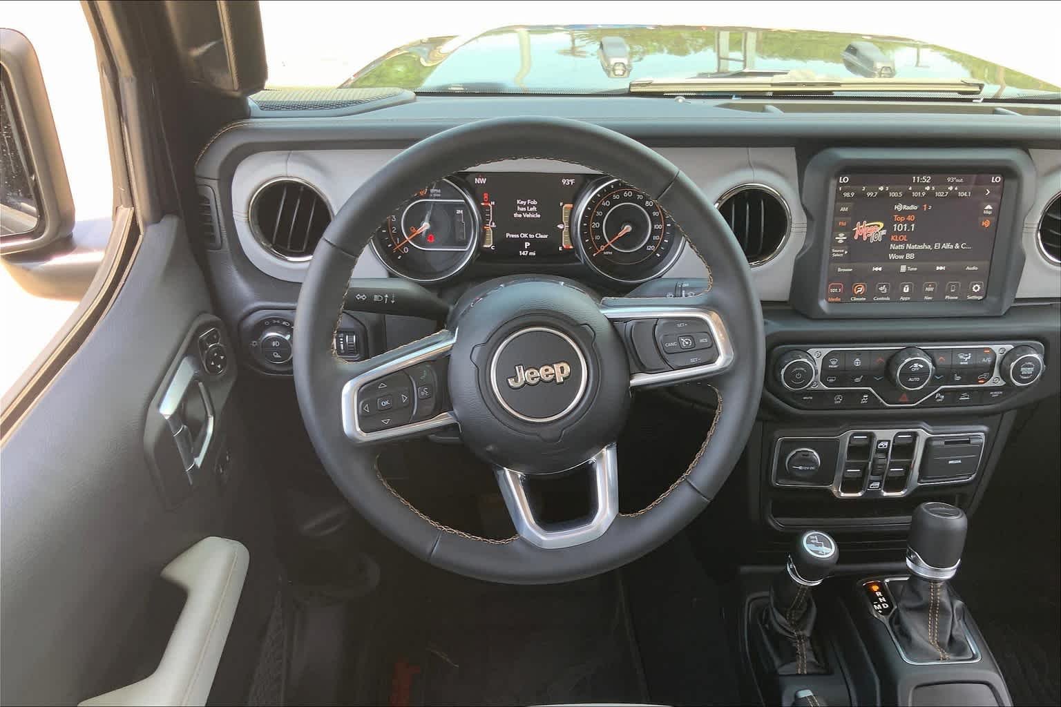 Used 2022 Black Clearcoat Jeep High Altitude image 11
