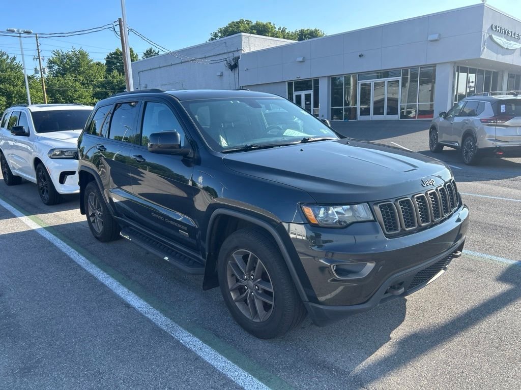 Used 2016 Black Jeep Laredo image 3