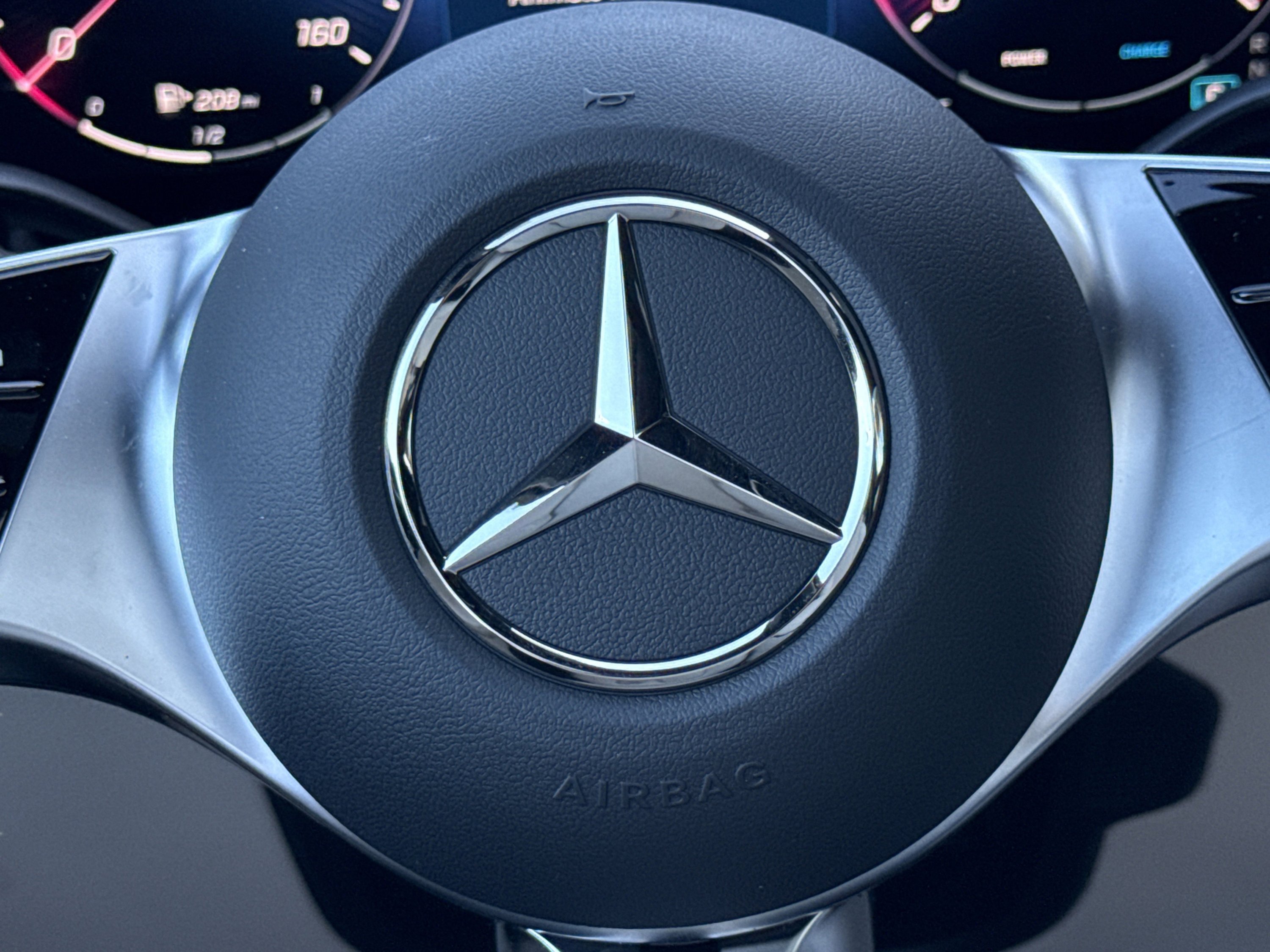 Used 2026 Polar White Mercedes-Benz GLC 300 image 28