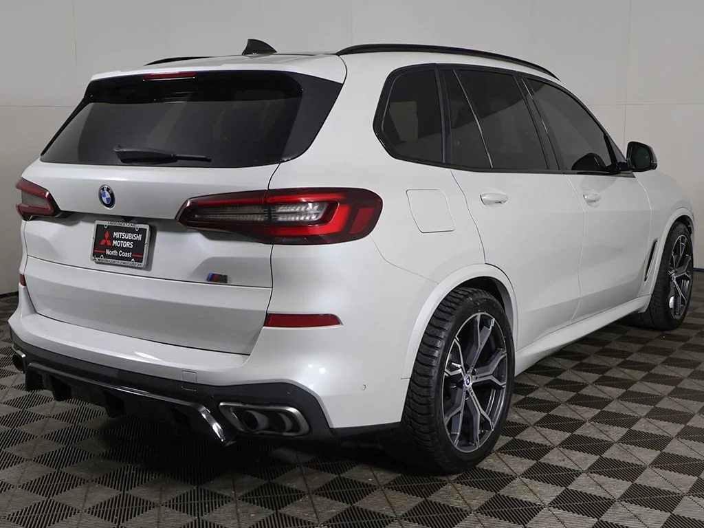 Used 2021 White BMW M50i image 13