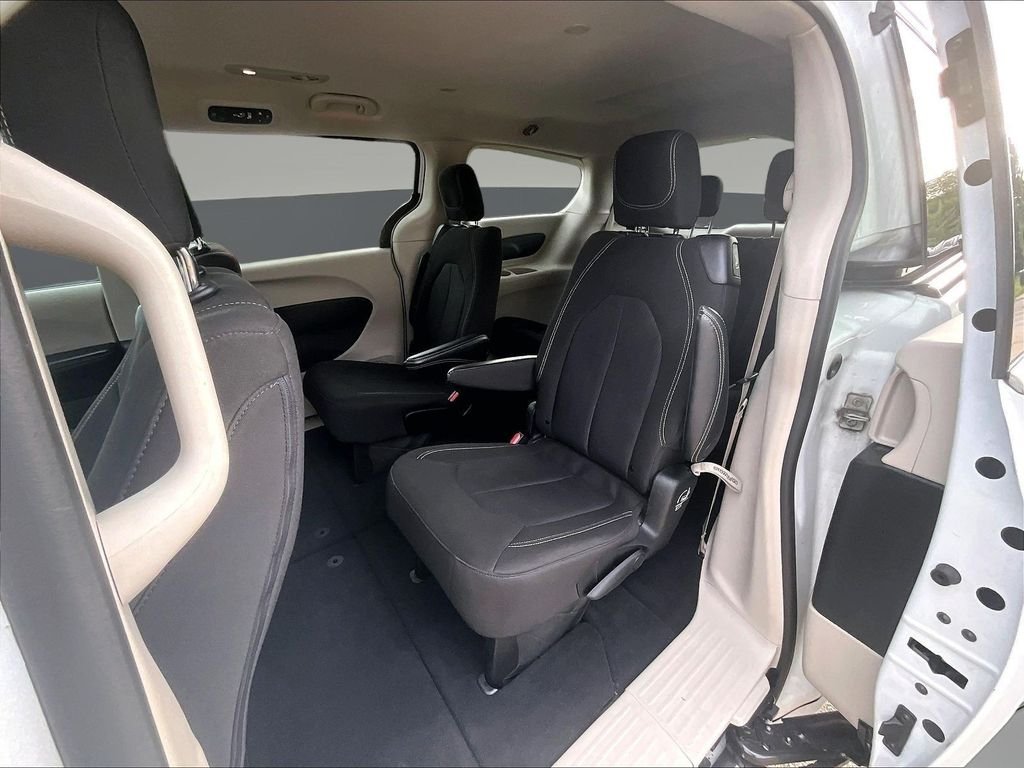 Used 2023 White Chrysler LX image 26