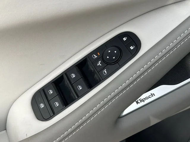New 2027 MINERAL BLACK INFINITI Luxe AWD image 24