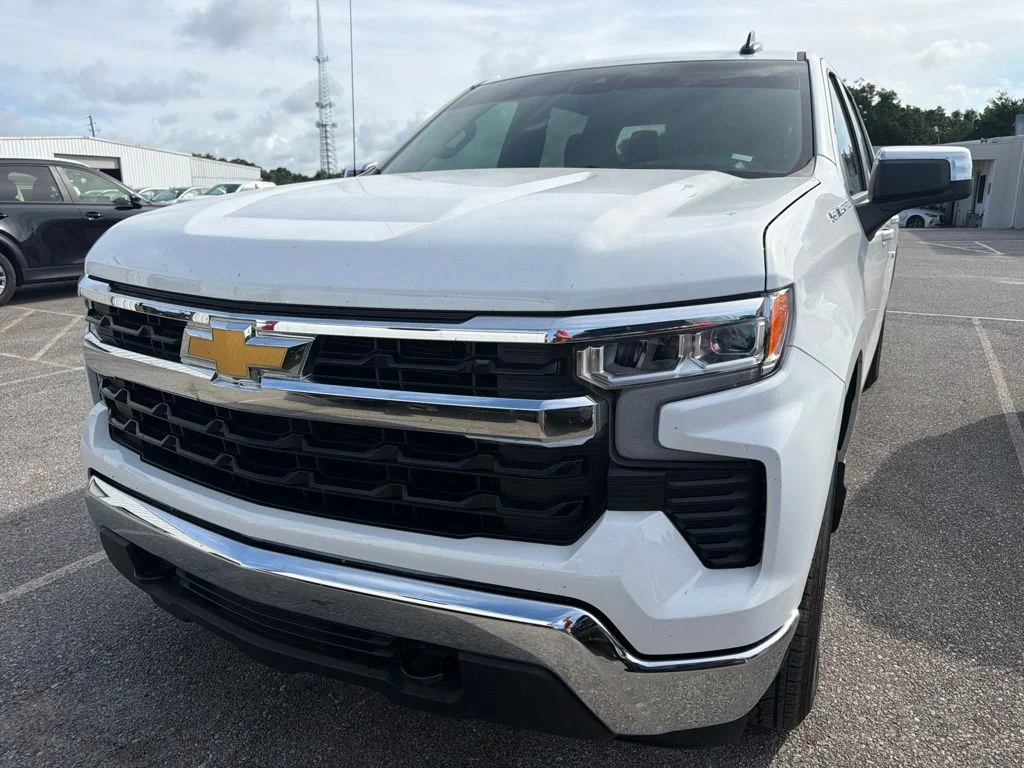 Used 2026 White Chevrolet LT image 2
