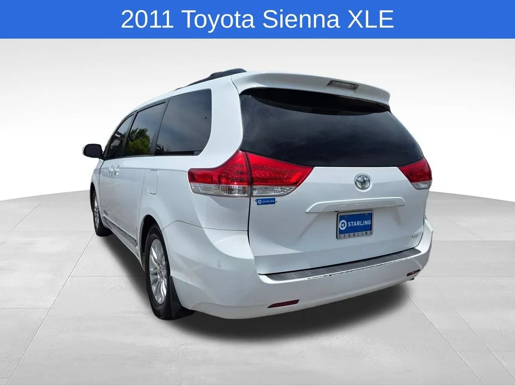 Used 2011  Toyota XLE AAS image 7
