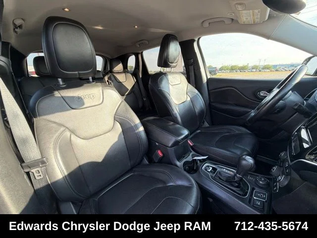 Used 2019 Gray Jeep Limited image 33