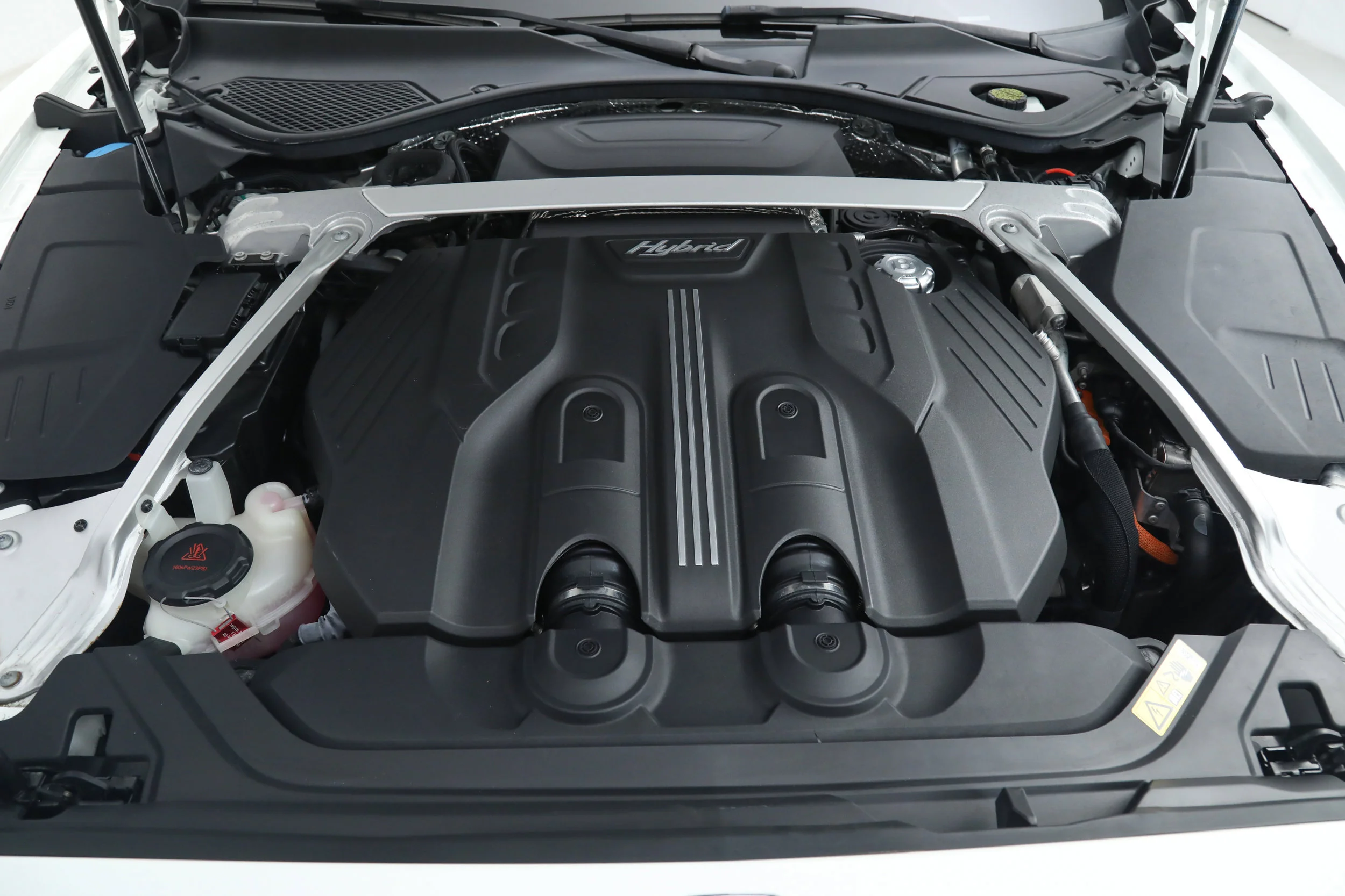 Used 2022 White Bentley  image 37