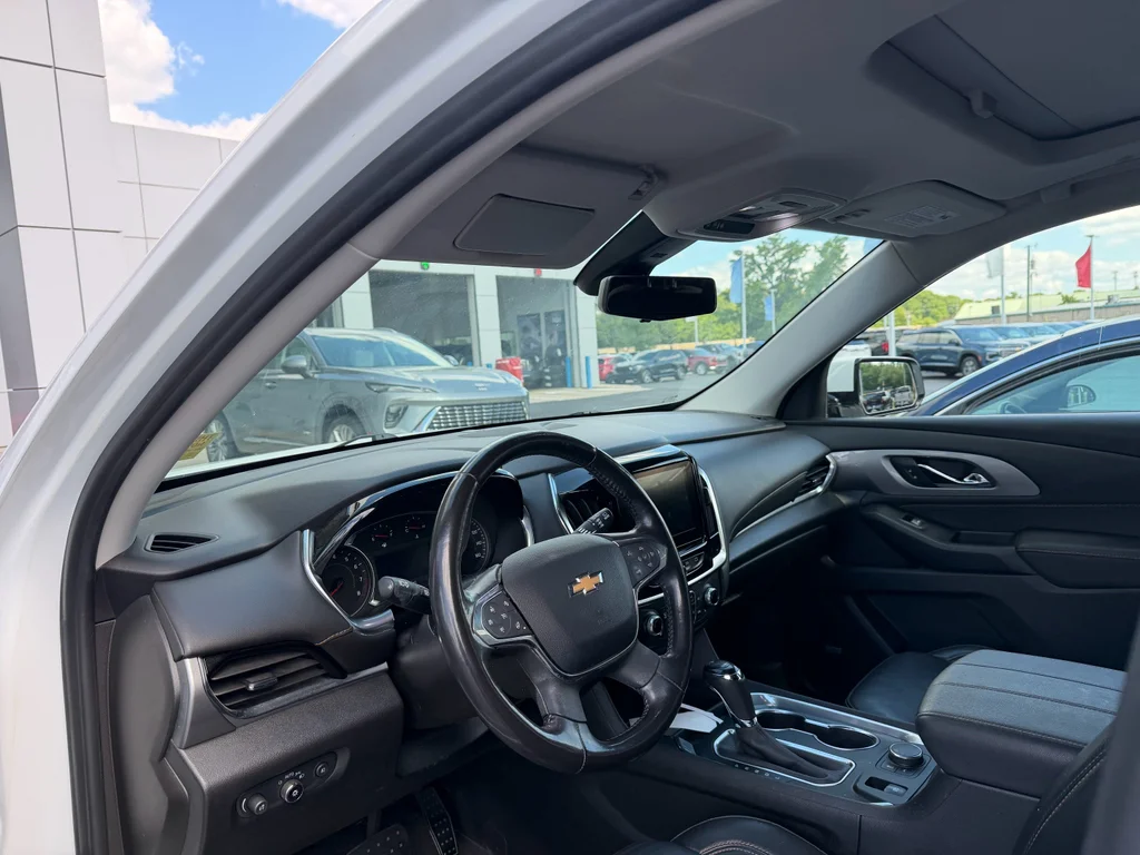Used 2020 Chevrolet Traverse 3LT with VIN 1GNERHKW0LJ113206 for sale in Tullahoma, TN