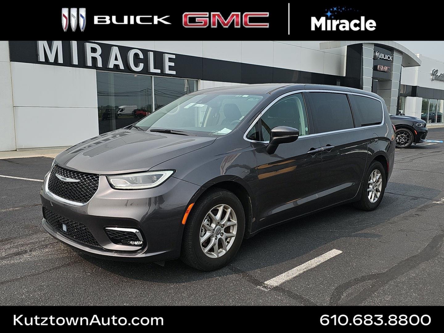 Used 2023 Granite Crystal Metallic Clearcoat Chrysler Touring L image 1