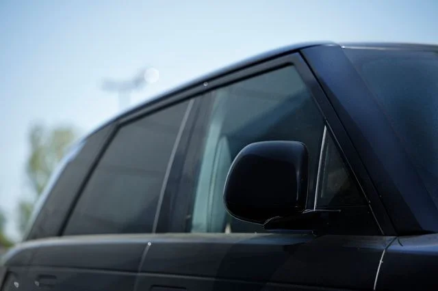 New 2026 Carpathian Grey Land Rover SE image 11
