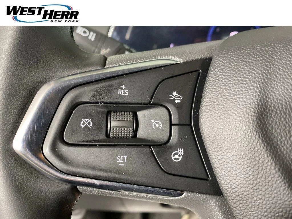 Used 2025 Sterling Gray Metallic Chevrolet FWD ACTIV image 10