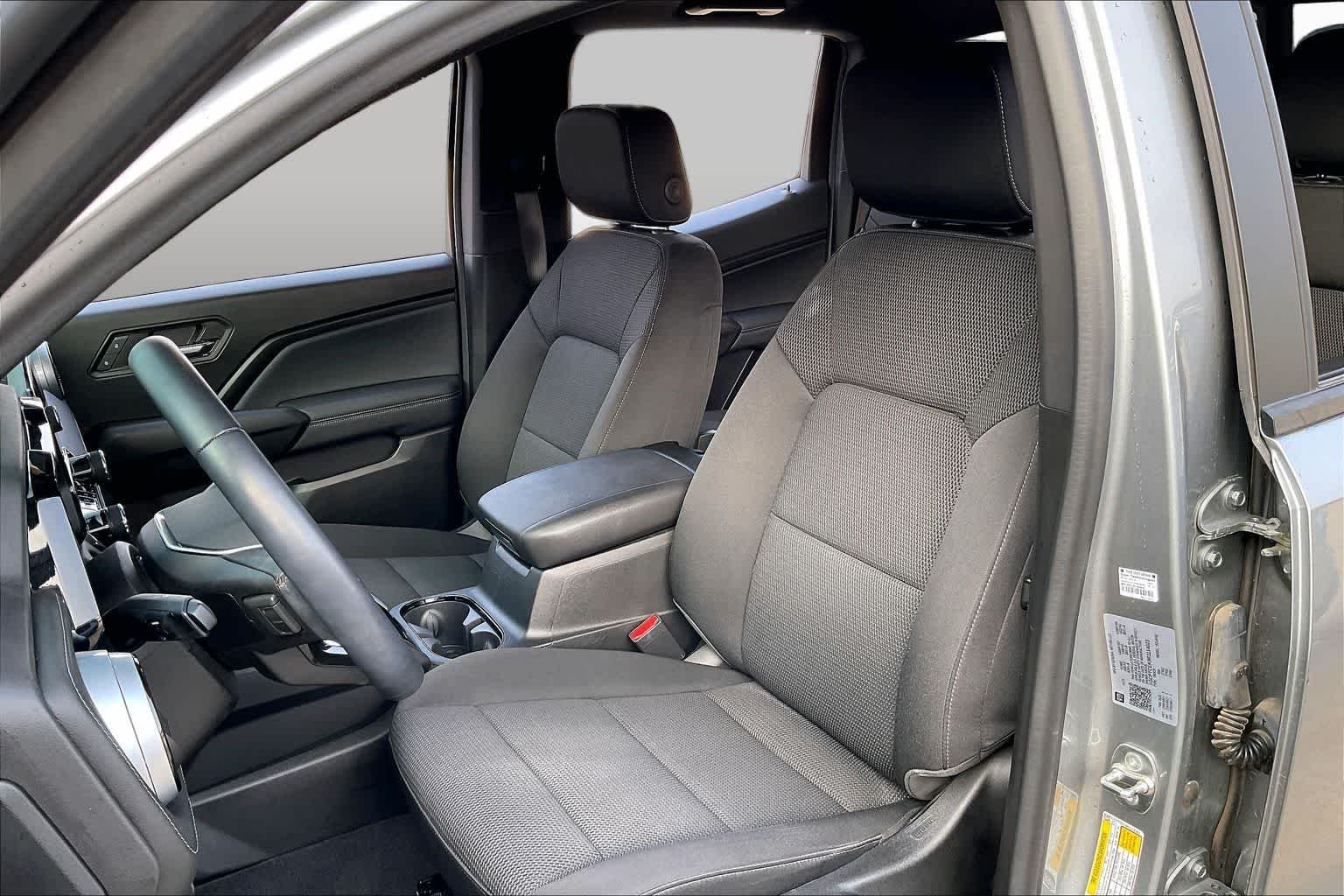 2024 Chevrolet Colorado LT - Photo 9