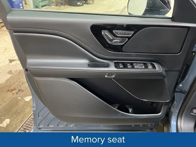 New 2026 Whisper Blue Metallic Clearcoat Lincoln Premiere® image 17