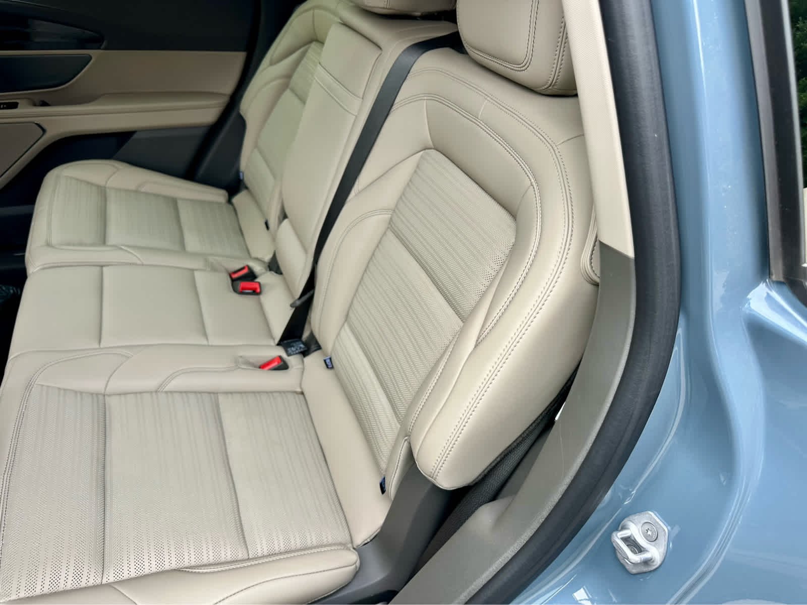 Used 2025 Whisper Blue Metallic Clearcoat Lincoln Reserve image 13
