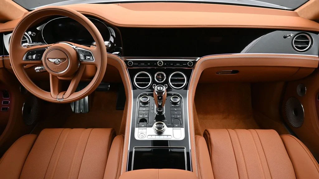 New 2026 Silver Bentley  image 4