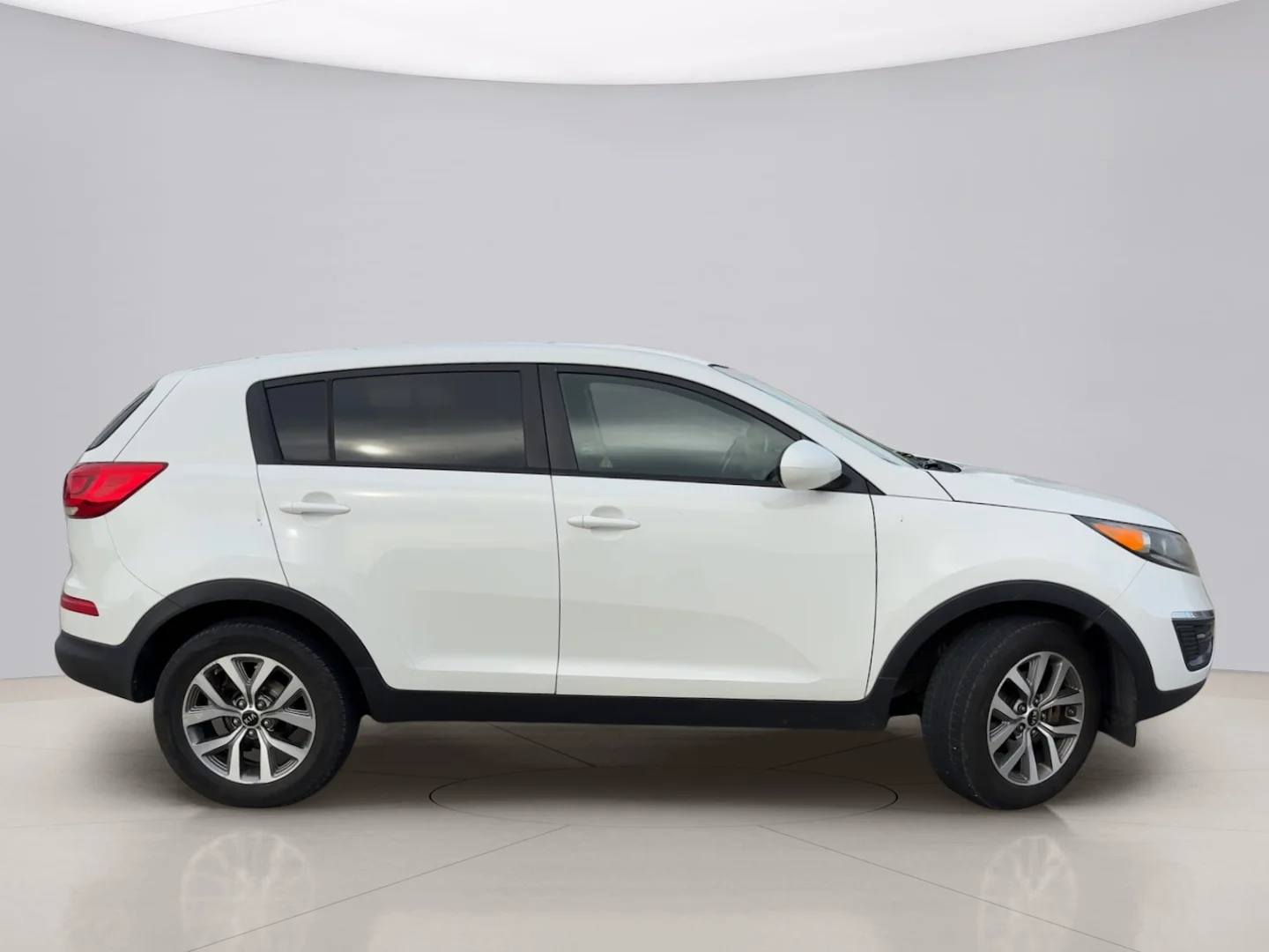 Used 2015 White Kia LX FWD image 6
