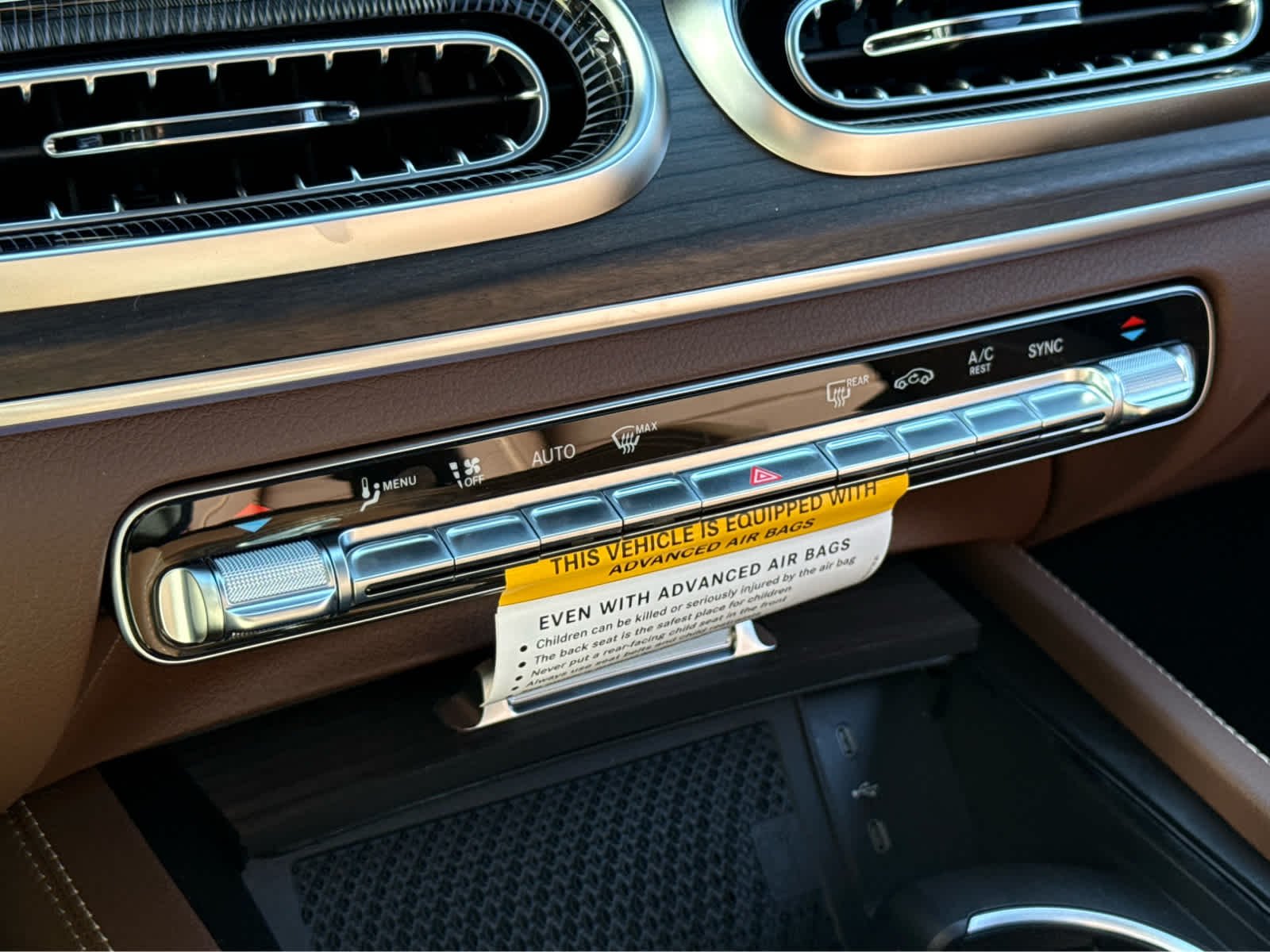 New 2027 MANUFAKTUR Moonlight White Metallic Mercedes-Benz GLE 450 image 24