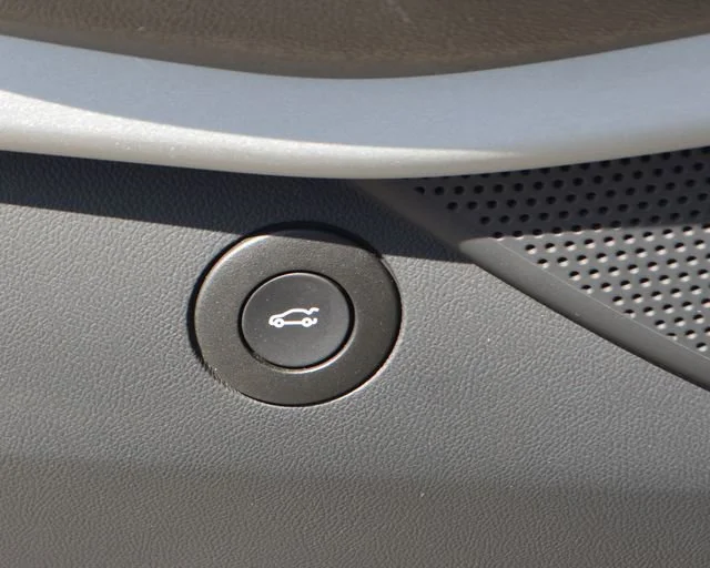 2023 Chevrolet Camaro 2LT - Photo 27