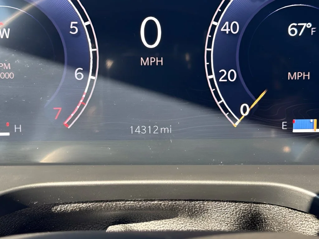 Used 2024 Silver Jeep Laredo image 21