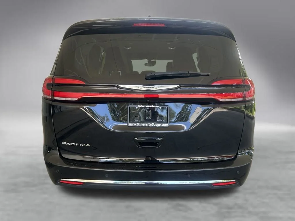 Used 2024 Black Chrysler Touring L image 28