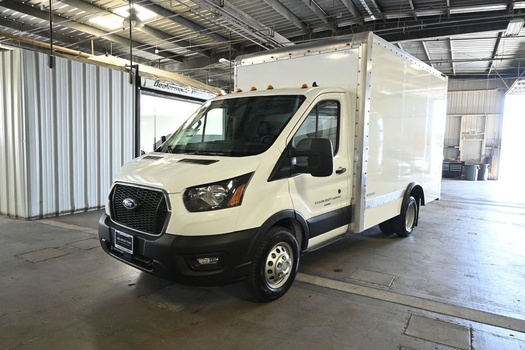 New 2024 Oxford White Ford T-350 image 4
