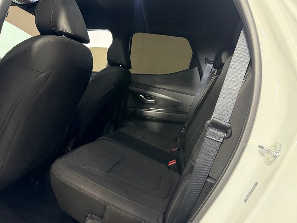 Used 2025 White Hyundai SE image 25
