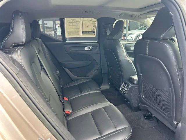2023 Volvo XC40 Plus - Photo 21