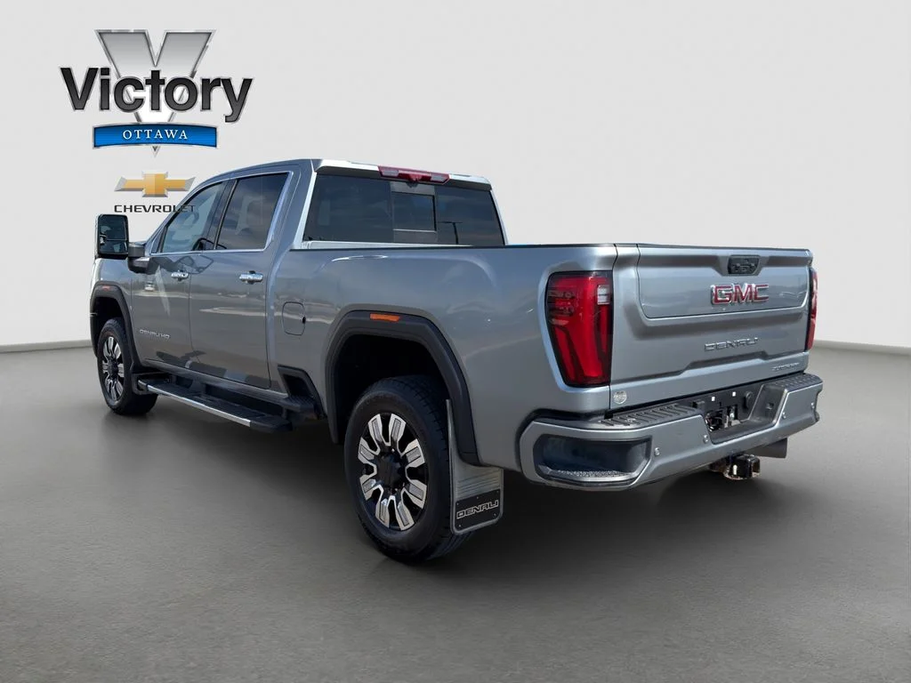 Used 2024 Silver GMC Denali image 4