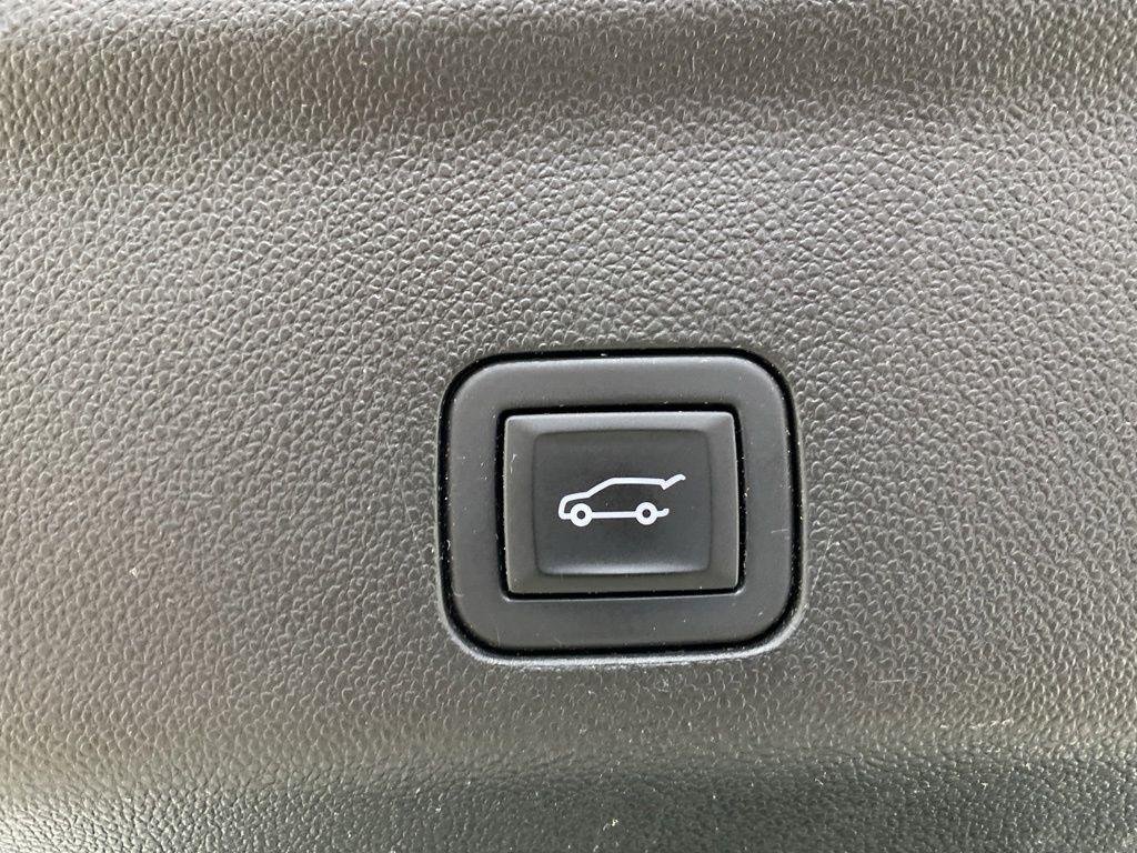 Used 2023 Summit White GMC 4WD AT4 image 21