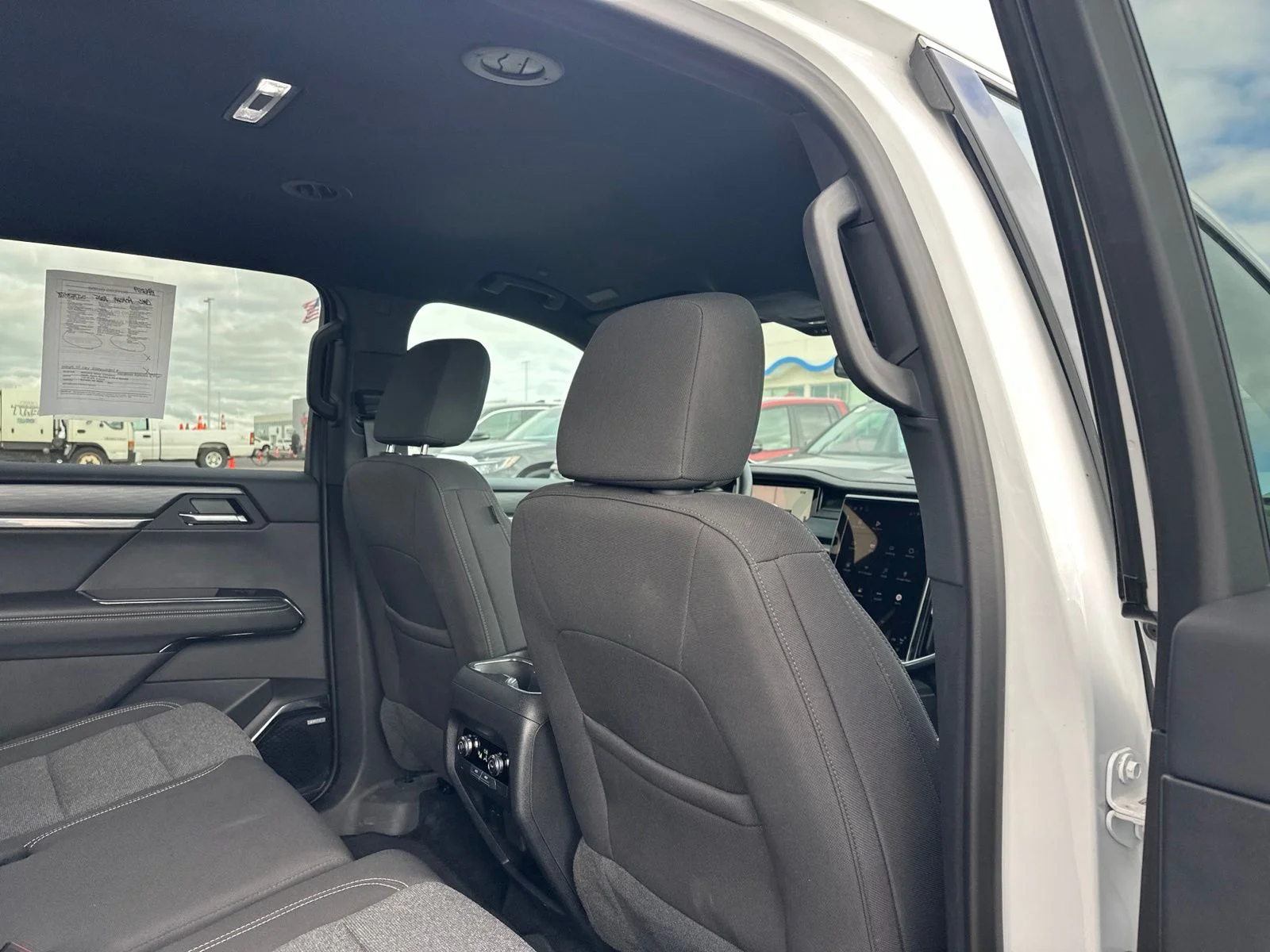 2025 GMC Acadia Elevation - Photo 35