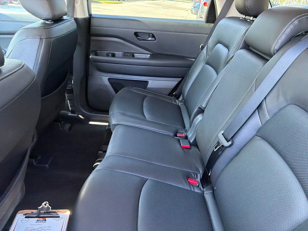 2024 Nissan Pathfinder S - Photo 33