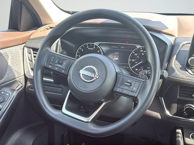 Used 2023 Gray Nissan S image 18