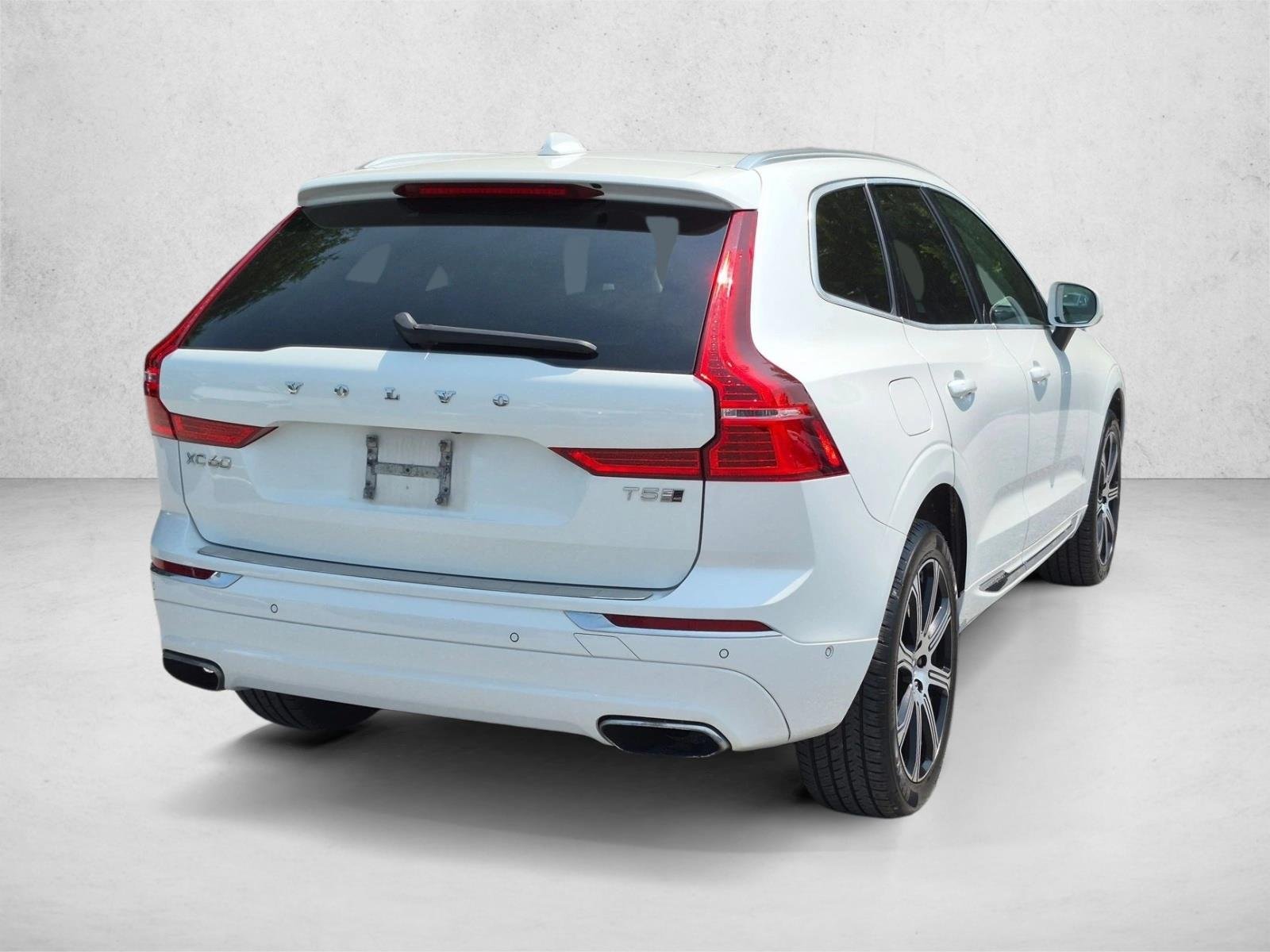Used 2018 Crystal White Metallic Volvo Inscription image 5