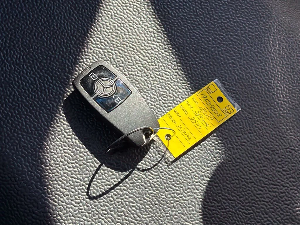 Used 2024 Arctic W Mercedes-Benz Passenger 144 WB image 2